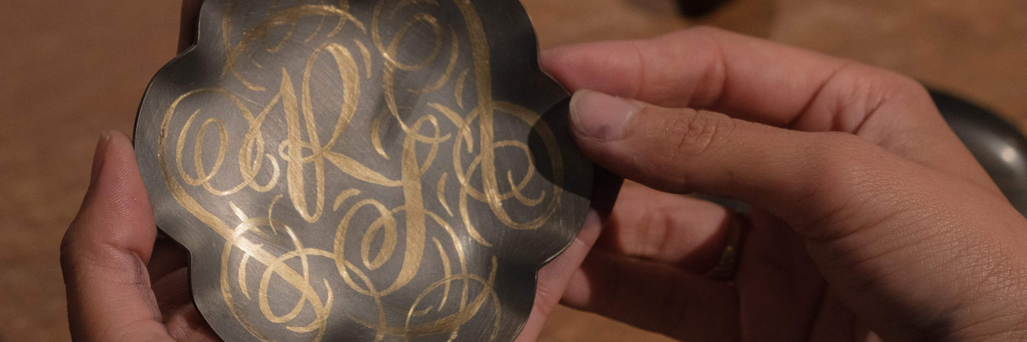 Xưởng giữ nhang nhuộm đồng